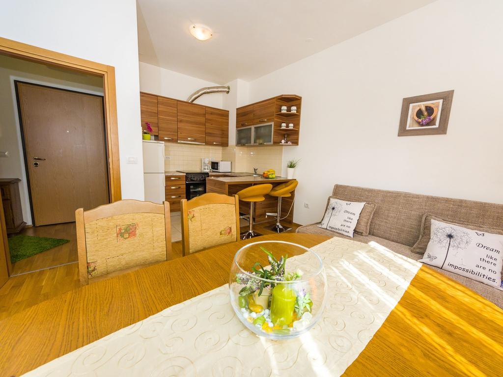 Populare Charming Lägenhet Zadar Exteriör bild