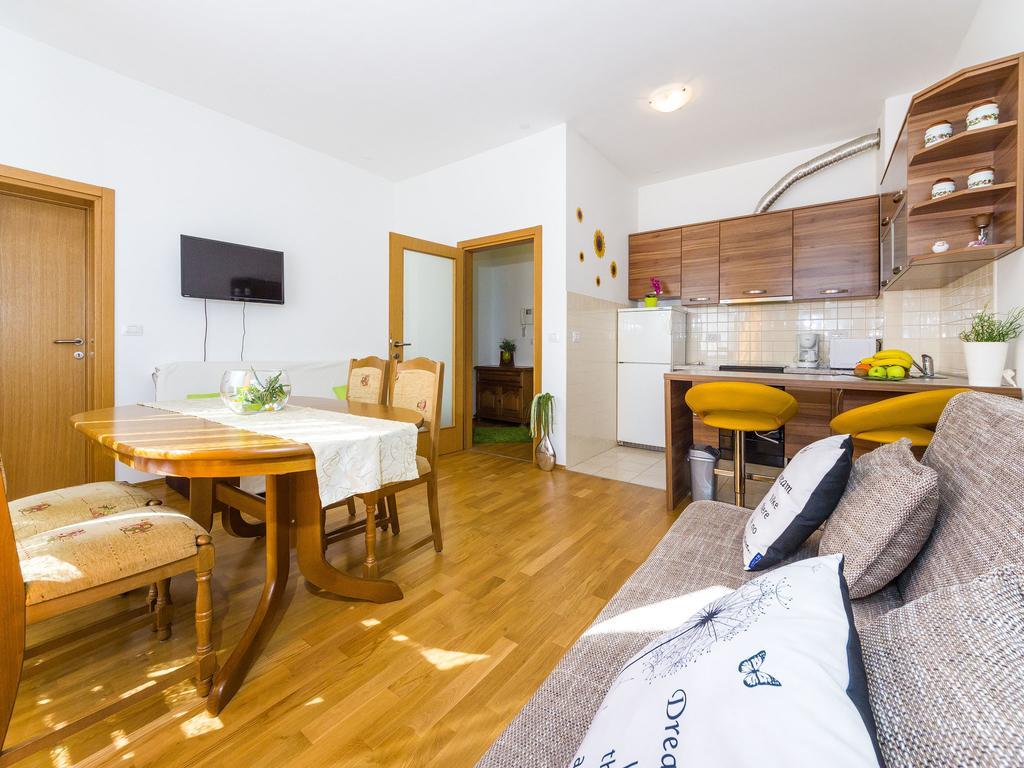 Populare Charming Lägenhet Zadar Exteriör bild