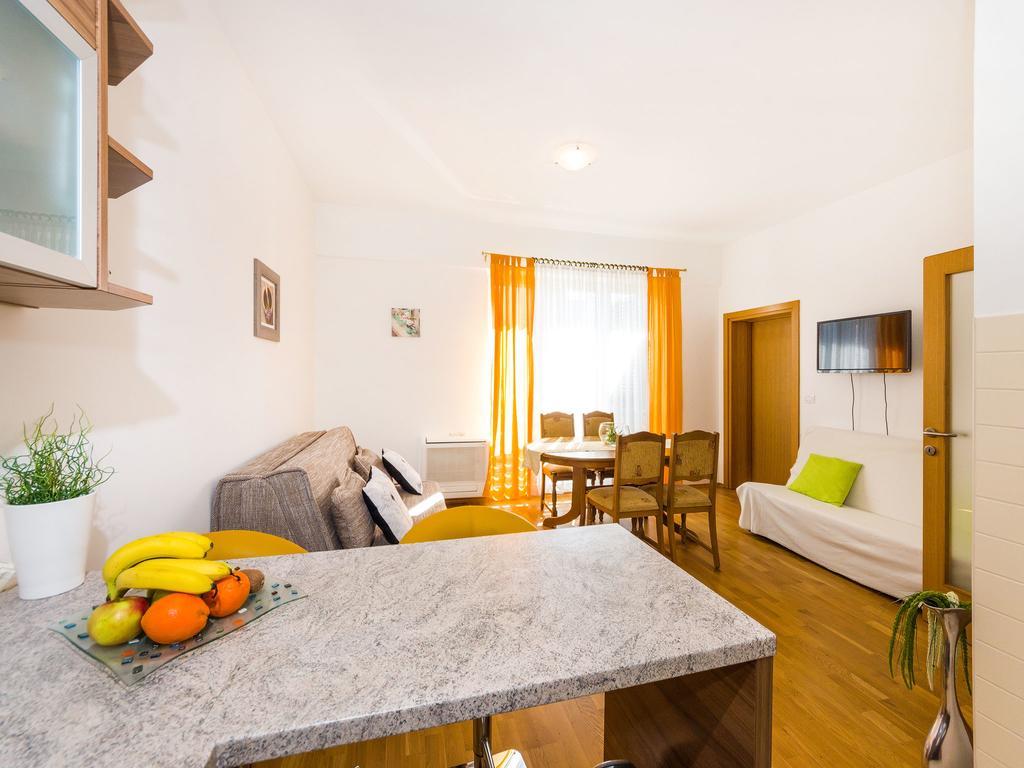 Populare Charming Lägenhet Zadar Exteriör bild