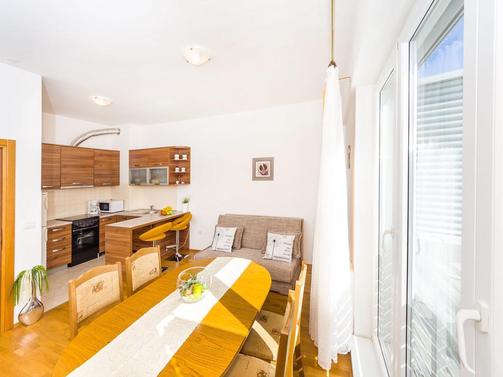 Populare Charming Lägenhet Zadar Exteriör bild