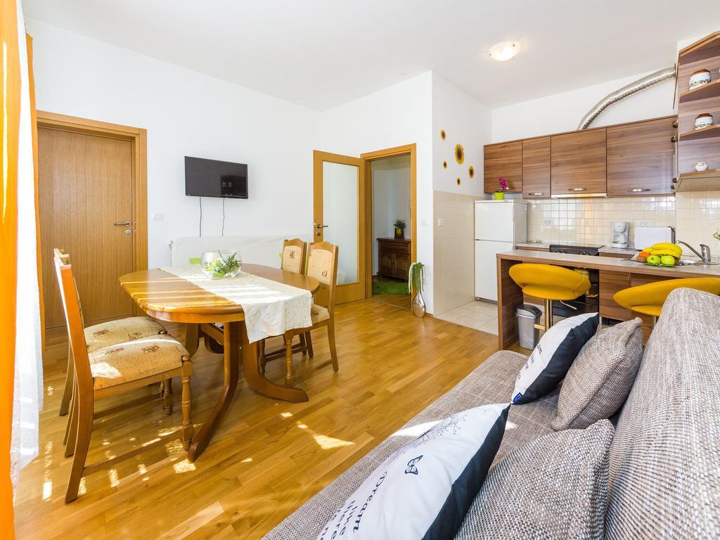 Populare Charming Lägenhet Zadar Exteriör bild