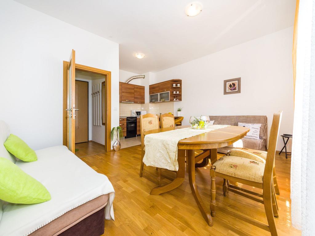 Populare Charming Lägenhet Zadar Exteriör bild